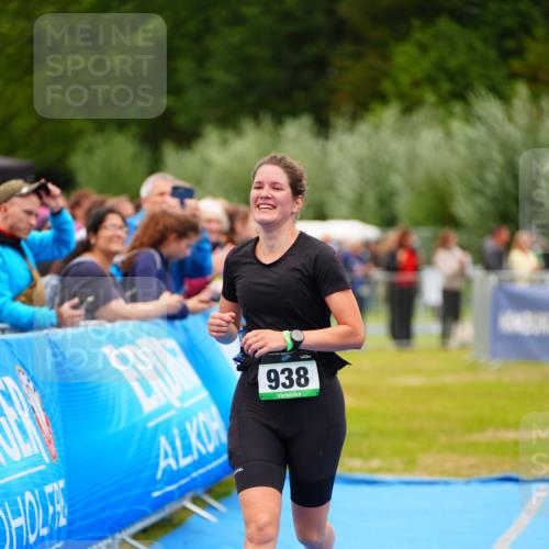 30.08.2026 - Elbe Triathlon Hamburg LAZAROV Photography http://msf.ph/oto/10063575 30.08.2026 11:57:27 Ziel 938 meine-sportfotos.de