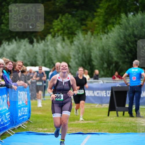 30.08.2026 - Elbe Triathlon Hamburg LAZAROV Photography http://msf.ph/oto/10063609 30.08.2026 11:57:43 Ziel 860, 934, 1304, 1410, 1457 meine-sportfotos.de