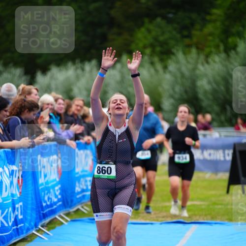 30.08.2026 - Elbe Triathlon Hamburg LAZAROV Photography http://msf.ph/oto/10063616 30.08.2026 11:57:44 Ziel 860, 934, 1304, 1410, 1457 meine-sportfotos.de