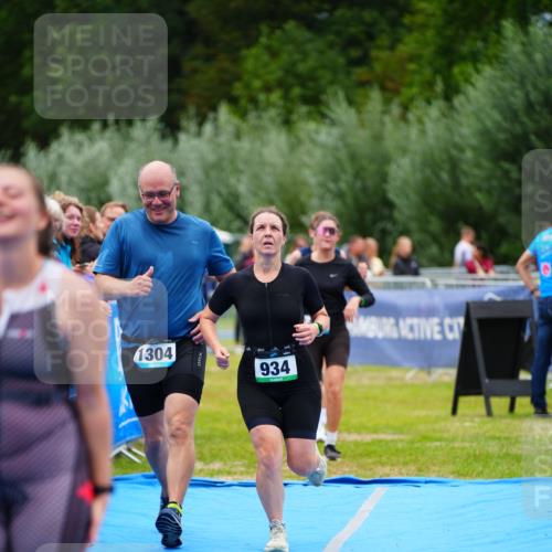 30.08.2026 - Elbe Triathlon Hamburg LAZAROV Photography http://msf.ph/oto/10063623 30.08.2026 11:57:46 Ziel 860, 934, 1304, 1410, 1457 meine-sportfotos.de