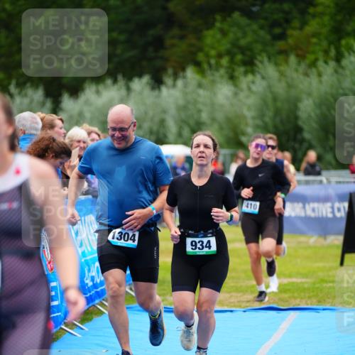 30.08.2026 - Elbe Triathlon Hamburg LAZAROV Photography http://msf.ph/oto/10063626 30.08.2026 11:57:47 Ziel 510, 860, 934, 1304, 1410, 1457 meine-sportfotos.de