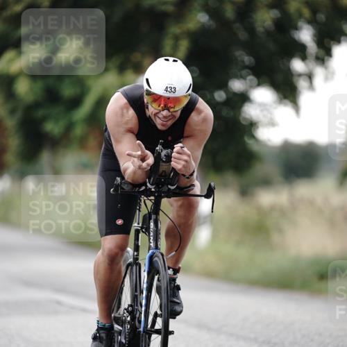 30.08.2026 - Elbe Triathlon Hamburg Michael Burmester http://msf.ph/oto/10066017 30.08.2026 09:04:50 Radfahren 433 meine-sportfotos.de