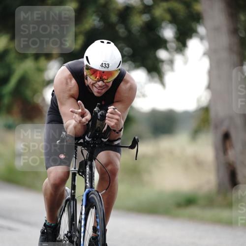 30.08.2026 - Elbe Triathlon Hamburg Michael Burmester http://msf.ph/oto/10066019 30.08.2026 09:04:50 Radfahren 433 meine-sportfotos.de