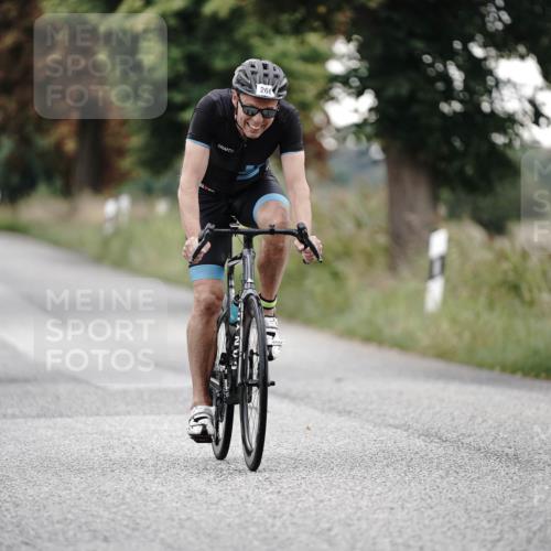 30.08.2026 - Elbe Triathlon Hamburg Michael Burmester http://msf.ph/oto/10066113 30.08.2026 09:05:57 Radfahren 213, 266, 485 meine-sportfotos.de