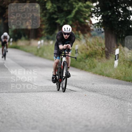 30.08.2026 - Elbe Triathlon Hamburg Michael Burmester http://msf.ph/oto/10066122 30.08.2026 09:06:03 Radfahren 213, 527 meine-sportfotos.de