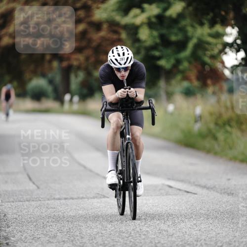 30.08.2026 - Elbe Triathlon Hamburg Michael Burmester http://msf.ph/oto/10066391 30.08.2026 09:09:54 Radfahren 397 meine-sportfotos.de