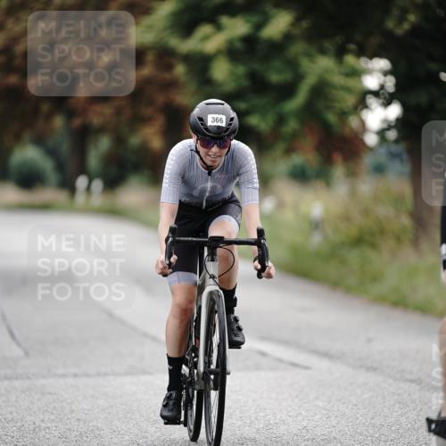 30.08.2026 - Elbe Triathlon Hamburg Michael Burmester http://msf.ph/oto/10066866 30.08.2026 09:12:57 Radfahren 298, 335, 366 meine-sportfotos.de