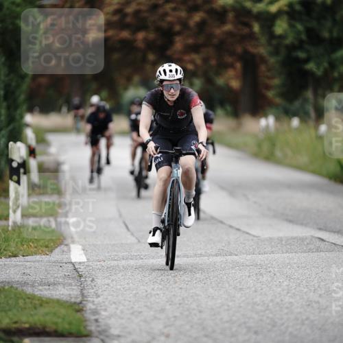 30.08.2026 - Elbe Triathlon Hamburg Michael Burmester http://msf.ph/oto/10066882 30.08.2026 09:13:03 Radfahren 275, 335, 459, 613 meine-sportfotos.de