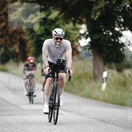 30.08.2026 - Elbe Triathlon Hamburg Michael Burmester http://msf.ph/oto/10066958 30.08.2026 09:13:21 Radfahren 229, 238, 245, 248, 318, 346, 385, 689 meine-sportfotos.de