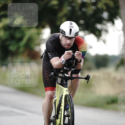 30.08.2026 - Elbe Triathlon Hamburg Michael Burmester http://msf.ph/oto/10067005 30.08.2026 09:13:38 Radfahren 325 meine-sportfotos.de