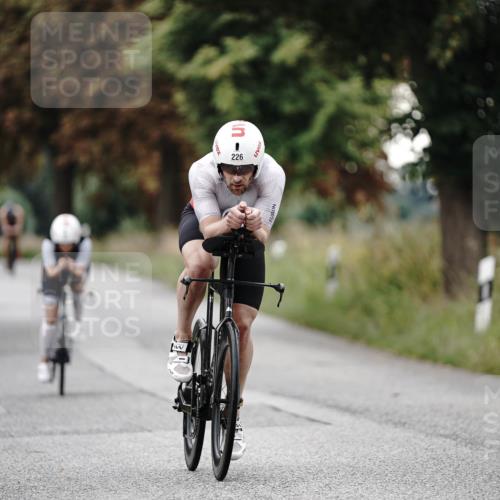 30.08.2026 - Elbe Triathlon Hamburg Michael Burmester http://msf.ph/oto/10067102 30.08.2026 09:14:27 Radfahren 195, 205, 215, 226, 315, 367, 383, 460, 484 meine-sportfotos.de