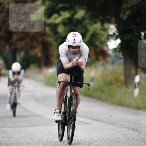 30.08.2026 - Elbe Triathlon Hamburg Michael Burmester http://msf.ph/oto/10067106 30.08.2026 09:14:27 Radfahren 195, 205, 215, 226, 315, 367, 383, 460, 484 meine-sportfotos.de