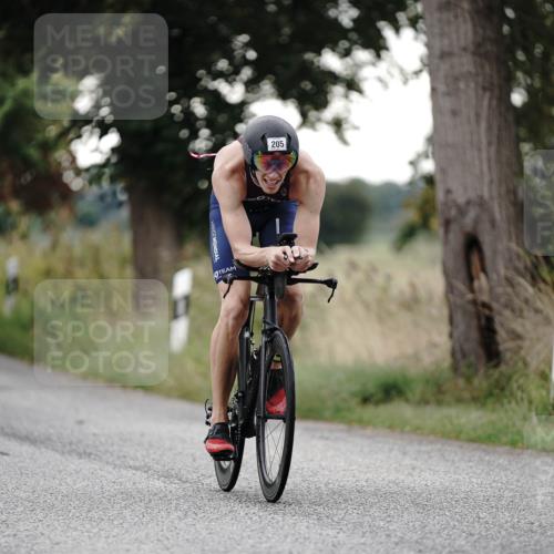 30.08.2026 - Elbe Triathlon Hamburg Michael Burmester http://msf.ph/oto/10067125 30.08.2026 09:14:32 Radfahren 195, 205, 215, 225, 315, 383, 460 meine-sportfotos.de
