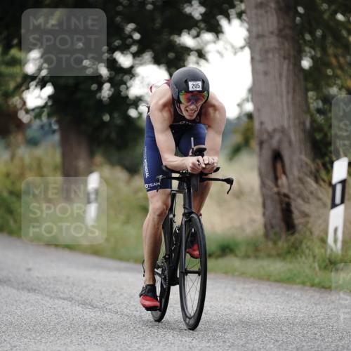 30.08.2026 - Elbe Triathlon Hamburg Michael Burmester http://msf.ph/oto/10067126 30.08.2026 09:14:33 Radfahren 195, 205, 215, 225, 315, 383, 460 meine-sportfotos.de