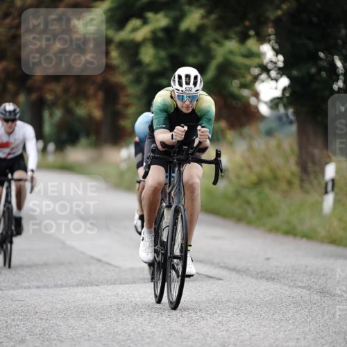 30.08.2026 - Elbe Triathlon Hamburg Michael Burmester http://msf.ph/oto/10067186 30.08.2026 09:14:51 Radfahren 211, 260, 274, 425, 438, 532, 534 meine-sportfotos.de