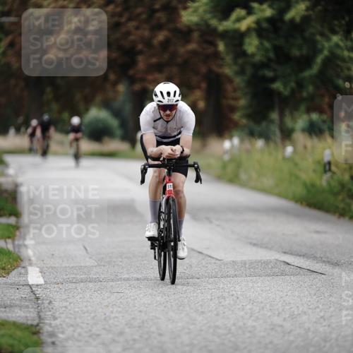 30.08.2026 - Elbe Triathlon Hamburg Michael Burmester http://msf.ph/oto/10067334 30.08.2026 09:15:32 Radfahren 212, 220, 317, 360 meine-sportfotos.de