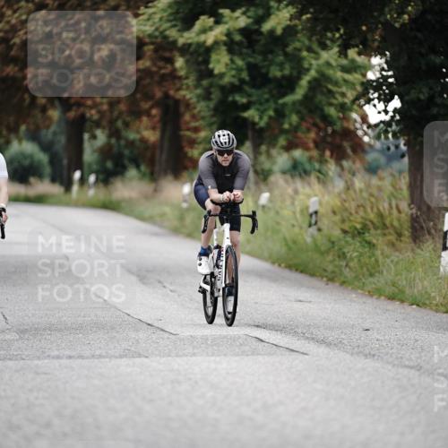 30.08.2026 - Elbe Triathlon Hamburg Michael Burmester http://msf.ph/oto/10067375 30.08.2026 09:15:48 Radfahren 445, 501 meine-sportfotos.de
