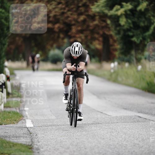 30.08.2026 - Elbe Triathlon Hamburg Michael Burmester http://msf.ph/oto/10067654 30.08.2026 09:18:33 Radfahren 228, 499 meine-sportfotos.de