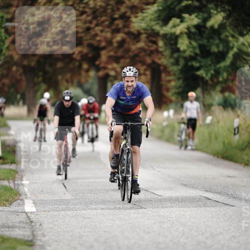 30.08.2026 - Elbe Triathlon Hamburg Michael Burmester http://msf.ph/oto/10067685 30.08.2026 09:18:55 Radfahren 272, 309, 353, 436, 457, 492, 552, 575 meine-sportfotos.de