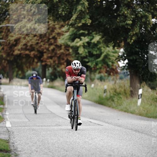 30.08.2026 - Elbe Triathlon Hamburg Michael Burmester http://msf.ph/oto/10068038 30.08.2026 09:27:38 Radfahren 613, 647 meine-sportfotos.de