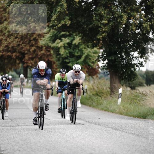 30.08.2026 - Elbe Triathlon Hamburg Michael Burmester http://msf.ph/oto/10068067 30.08.2026 09:28:02 Radfahren 211, 215, 220, 290, 374, 481, 534, 544, 667, 689 meine-sportfotos.de