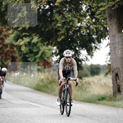 30.08.2026 - Elbe Triathlon Hamburg Michael Burmester http://msf.ph/oto/10068079 30.08.2026 09:28:07 Radfahren 215, 220, 253, 290, 374, 481, 534, 544, 590, 698, 731 meine-sportfotos.de