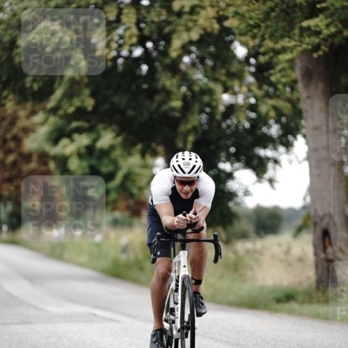 30.08.2026 - Elbe Triathlon Hamburg Michael Burmester http://msf.ph/oto/10068178 30.08.2026 09:29:07 Radfahren 200, 315, 394, 528, 656 meine-sportfotos.de