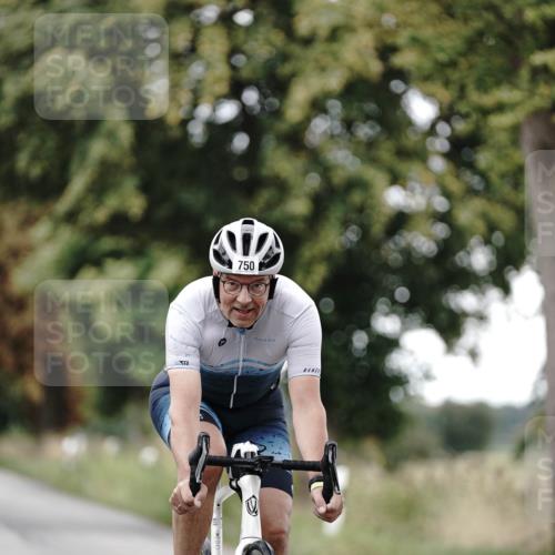 30.08.2026 - Elbe Triathlon Hamburg Michael Burmester http://msf.ph/oto/10068235 30.08.2026 09:29:36 Radfahren 274, 302, 393, 395, 430, 532, 702, 750 meine-sportfotos.de
