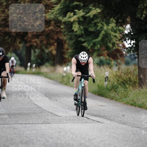 30.08.2026 - Elbe Triathlon Hamburg Michael Burmester http://msf.ph/oto/10068294 30.08.2026 09:30:17 Radfahren 460, 484, 620, 640, 779 meine-sportfotos.de