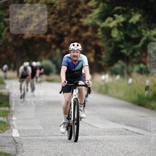 30.08.2026 - Elbe Triathlon Hamburg Michael Burmester http://msf.ph/oto/10068298 30.08.2026 09:30:20 Radfahren 321, 452, 460, 484, 489, 640, 779 meine-sportfotos.de