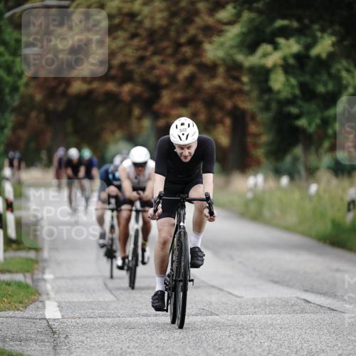 30.08.2026 - Elbe Triathlon Hamburg Michael Burmester http://msf.ph/oto/10068358 30.08.2026 09:30:51 Radfahren 433, 495, 572, 671, 672, 700, 968 meine-sportfotos.de