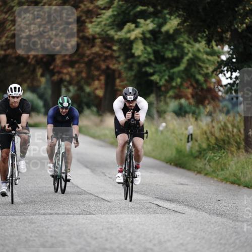 30.08.2026 - Elbe Triathlon Hamburg Michael Burmester http://msf.ph/oto/10068364 30.08.2026 09:30:55 Radfahren 260, 495, 572, 671, 672, 700, 968 meine-sportfotos.de