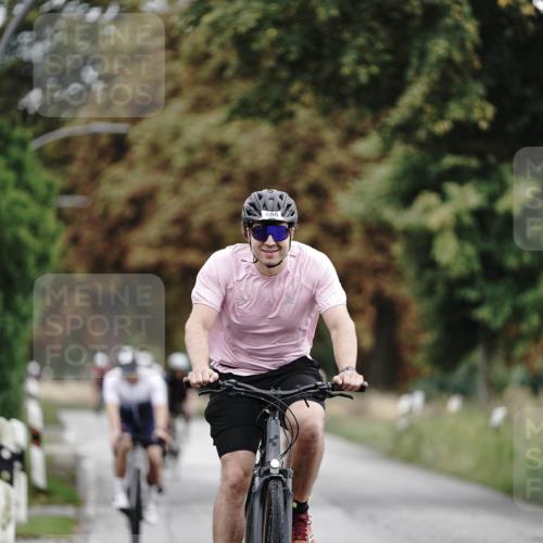 30.08.2026 - Elbe Triathlon Hamburg Michael Burmester http://msf.ph/oto/10068388 30.08.2026 09:31:08 Radfahren 375, 493, 509, 546, 553, 578, 725 meine-sportfotos.de