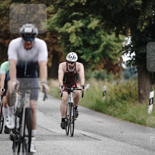 30.08.2026 - Elbe Triathlon Hamburg Michael Burmester http://msf.ph/oto/10068393 30.08.2026 09:31:10 Radfahren 375, 493, 509, 546, 553, 664, 725 meine-sportfotos.de