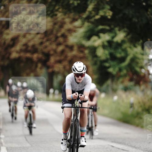30.08.2026 - Elbe Triathlon Hamburg Michael Burmester http://msf.ph/oto/10068429 30.08.2026 09:31:35 Radfahren 285, 369, 376, 655, 701, 703, 771 meine-sportfotos.de