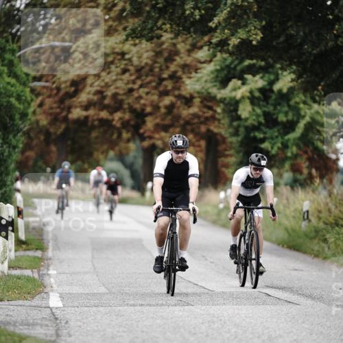 30.08.2026 - Elbe Triathlon Hamburg Michael Burmester http://msf.ph/oto/10068512 30.08.2026 09:32:10 Radfahren 358, 521, 537, 591, 841 meine-sportfotos.de