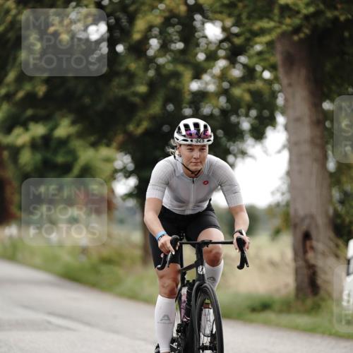 30.08.2026 - Elbe Triathlon Hamburg Michael Burmester http://msf.ph/oto/10068650 30.08.2026 09:33:46 Radfahren 297, 329, 483, 567 meine-sportfotos.de
