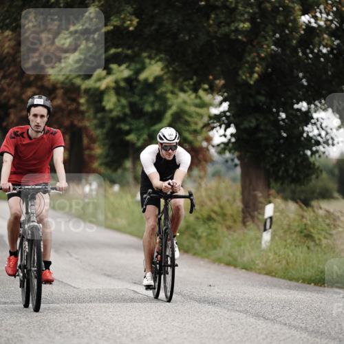 30.08.2026 - Elbe Triathlon Hamburg Michael Burmester http://msf.ph/oto/10068865 30.08.2026 09:35:59 Radfahren 259, 322, 381, 425, 575, 584, 602, 681, 710 meine-sportfotos.de