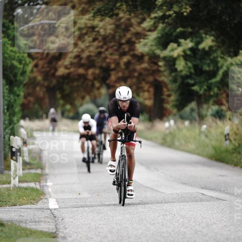 30.08.2026 - Elbe Triathlon Hamburg Michael Burmester http://msf.ph/oto/10068880 30.08.2026 09:36:13 Radfahren 280, 420, 500, 554 meine-sportfotos.de