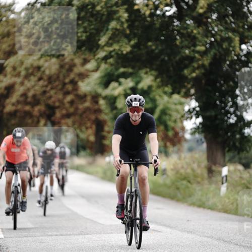 30.08.2026 - Elbe Triathlon Hamburg Michael Burmester http://msf.ph/oto/10068999 30.08.2026 09:37:51 Radfahren 320, 356, 451, 550, 711, 739, 761 meine-sportfotos.de