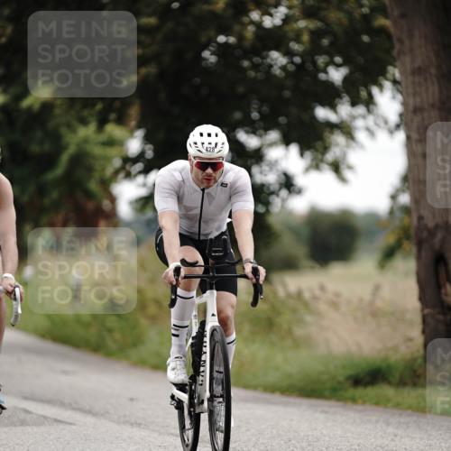 30.08.2026 - Elbe Triathlon Hamburg Michael Burmester http://msf.ph/oto/10069047 30.08.2026 09:38:22 Radfahren 326, 418, 428, 488, 726, 788 meine-sportfotos.de