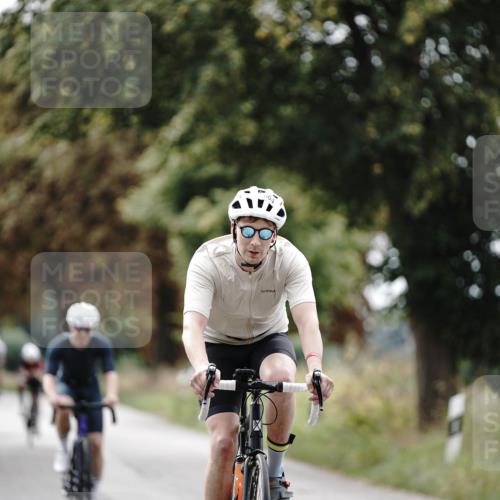 30.08.2026 - Elbe Triathlon Hamburg Michael Burmester http://msf.ph/oto/10069189 30.08.2026 09:39:52 Radfahren 314, 338, 557, 604, 737 meine-sportfotos.de