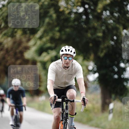 30.08.2026 - Elbe Triathlon Hamburg Michael Burmester http://msf.ph/oto/10069190 30.08.2026 09:39:52 Radfahren 314, 338, 557, 604, 737 meine-sportfotos.de