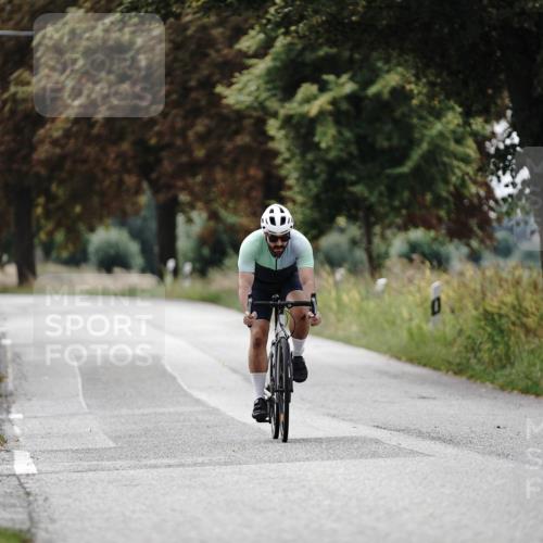 30.08.2026 - Elbe Triathlon Hamburg Michael Burmester http://msf.ph/oto/10069243 30.08.2026 09:40:20 Radfahren 612 meine-sportfotos.de