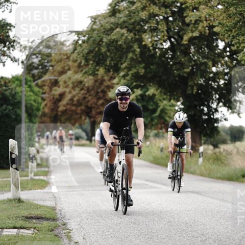 30.08.2026 - Elbe Triathlon Hamburg Michael Burmester http://msf.ph/oto/10069421 30.08.2026 09:42:10 Radfahren 253, 340, 409, 505, 528, 544, 605, 608, 613, 694, 731 meine-sportfotos.de
