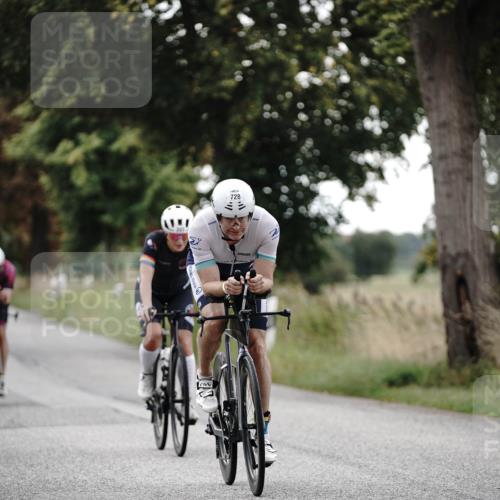 30.08.2026 - Elbe Triathlon Hamburg Michael Burmester http://msf.ph/oto/10069619 30.08.2026 09:44:00 Radfahren 302, 393, 433, 638, 728, 879 meine-sportfotos.de