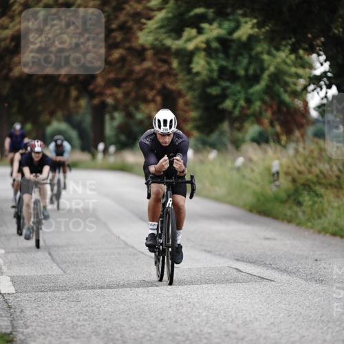 30.08.2026 - Elbe Triathlon Hamburg Michael Burmester http://msf.ph/oto/10069763 30.08.2026 09:45:10 Radfahren 508, 798, 827, 862 meine-sportfotos.de