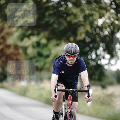 30.08.2026 - Elbe Triathlon Hamburg Michael Burmester http://msf.ph/oto/10069783 30.08.2026 09:45:25 Radfahren 321, 459, 467, 489 meine-sportfotos.de