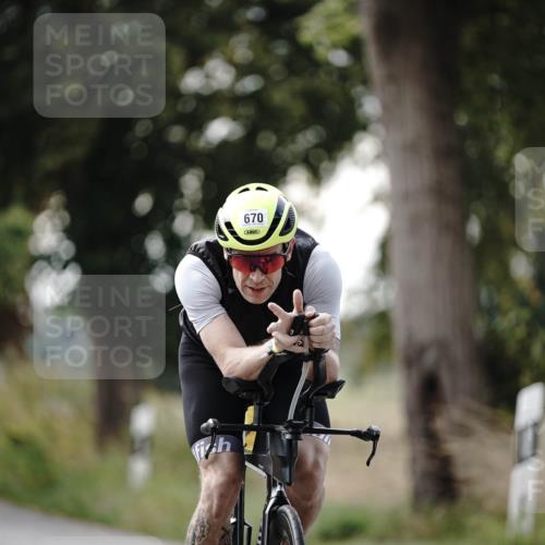 30.08.2026 - Elbe Triathlon Hamburg Michael Burmester http://msf.ph/oto/10069864 30.08.2026 09:49:44 Radfahren 490, 670, 687, 953 meine-sportfotos.de