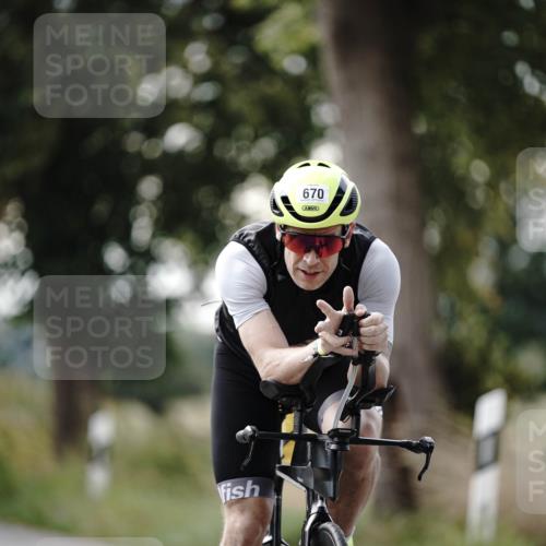 30.08.2026 - Elbe Triathlon Hamburg Michael Burmester http://msf.ph/oto/10069866 30.08.2026 09:49:45 Radfahren 490, 670, 687 meine-sportfotos.de